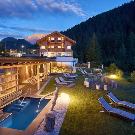 Hotel Comploj Adults Only Selva di Val Gardena Bagian luar foto