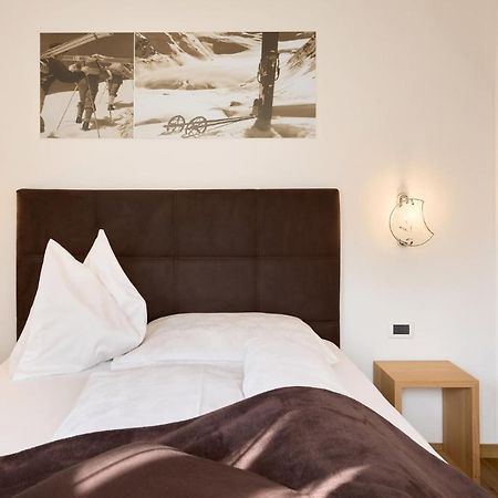 Hotel Comploj Adults Only Selva di Val Gardena Bagian luar foto