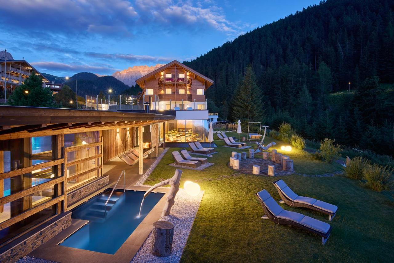 Hotel Comploj Adults Only Selva di Val Gardena Bagian luar foto