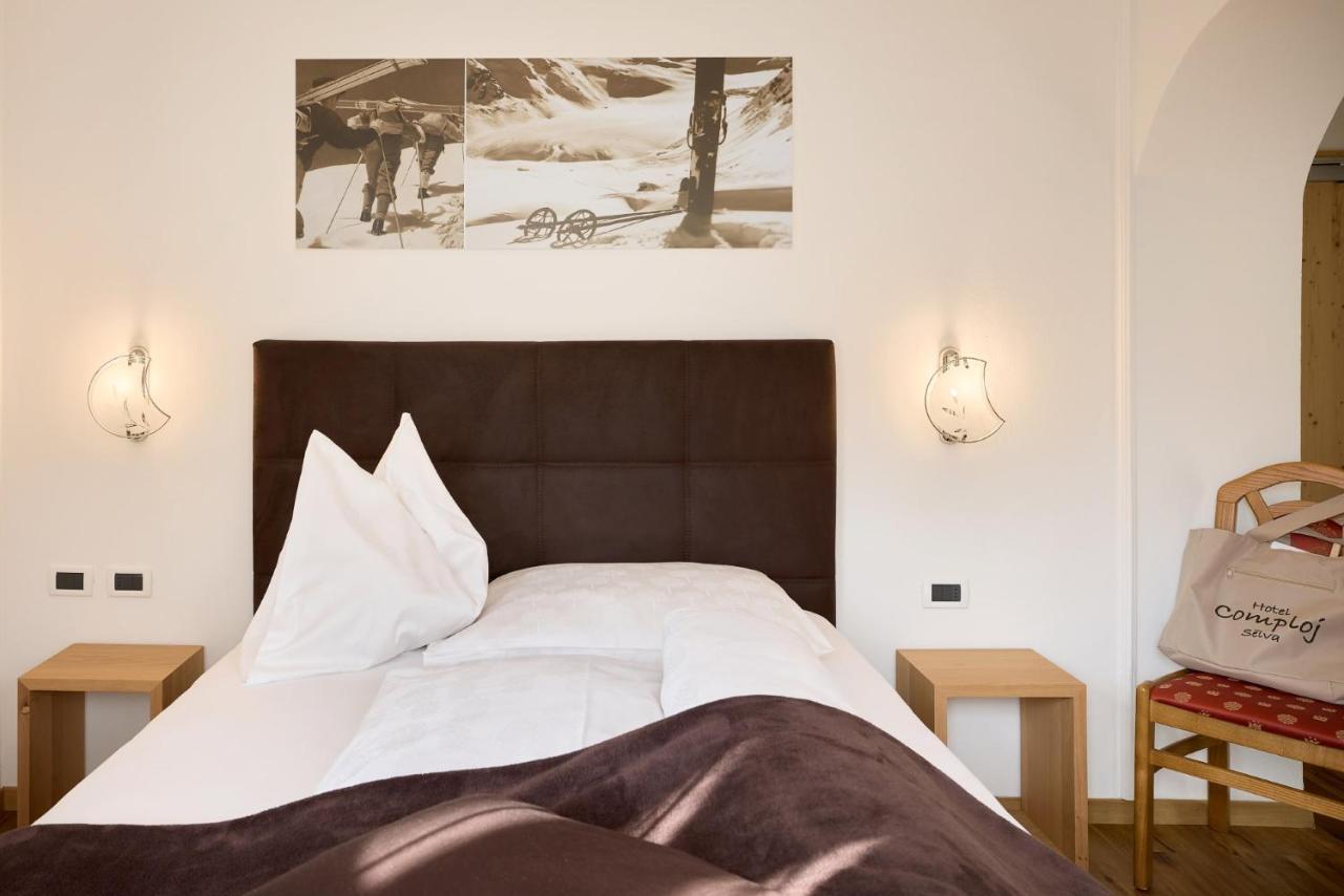 Hotel Comploj Adults Only Selva di Val Gardena Bagian luar foto