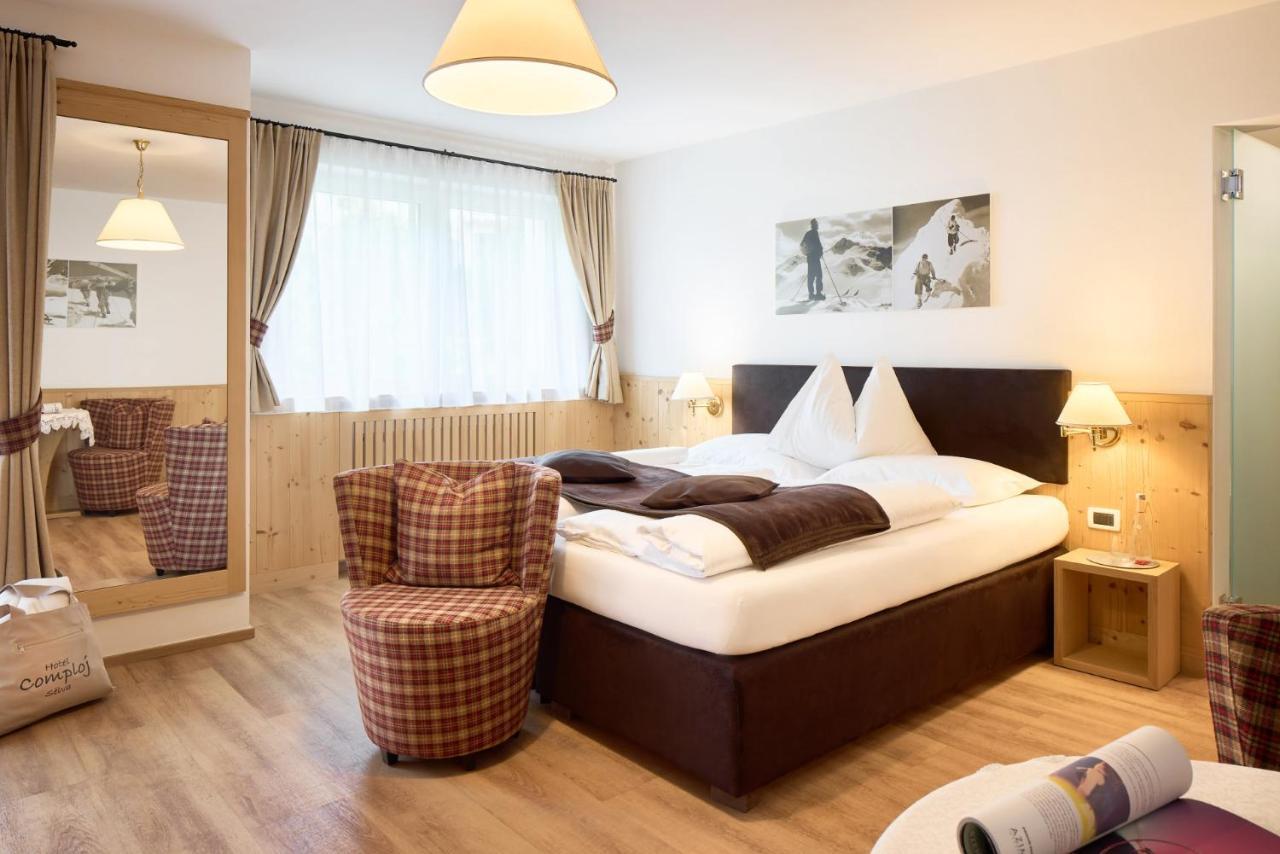 Hotel Comploj Adults Only Selva di Val Gardena Bagian luar foto