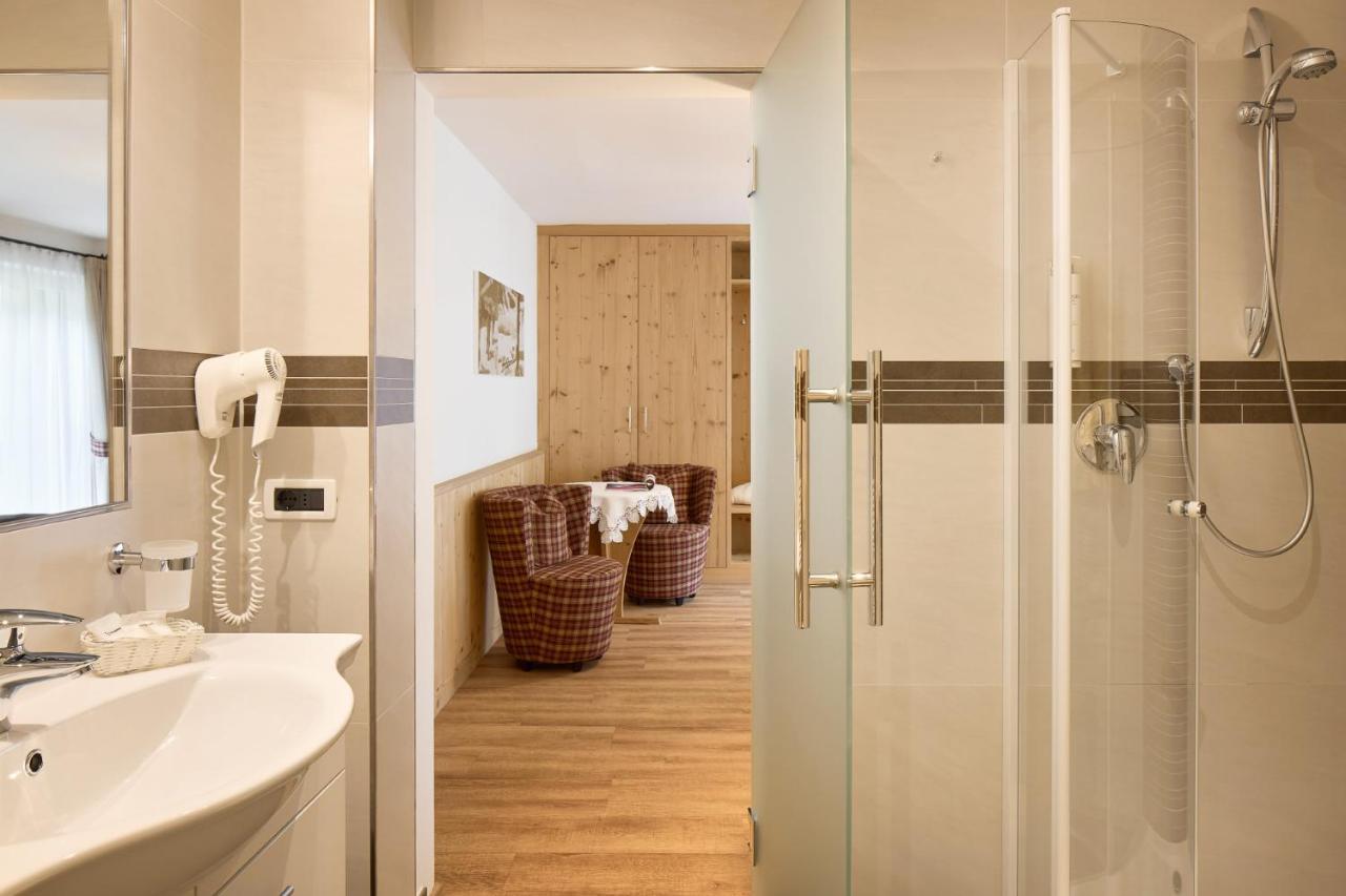 Hotel Comploj Adults Only Selva di Val Gardena Bagian luar foto
