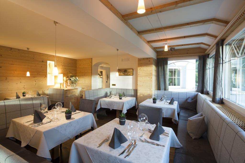 Hotel Comploj Adults Only Selva di Val Gardena Bagian luar foto