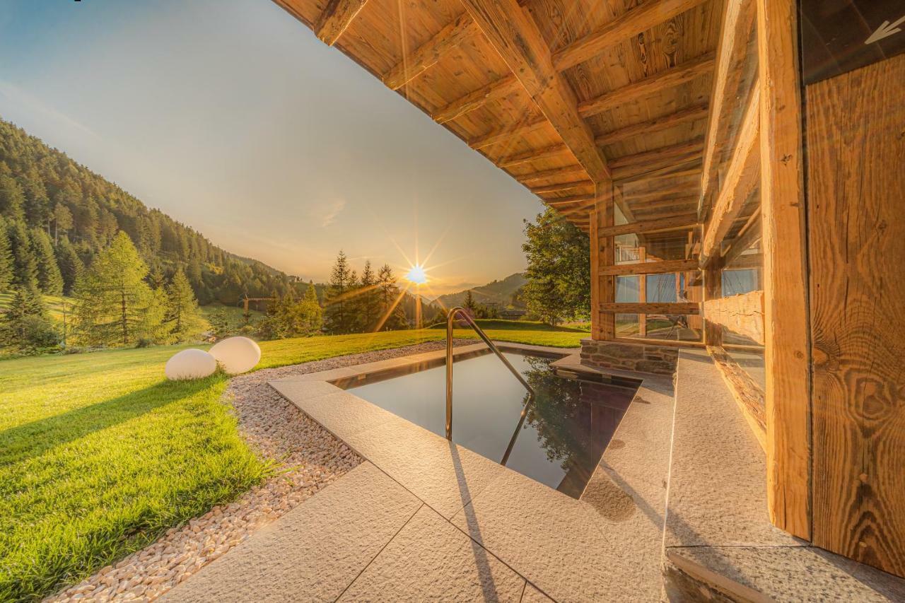 Hotel Comploj Adults Only Selva di Val Gardena Bagian luar foto